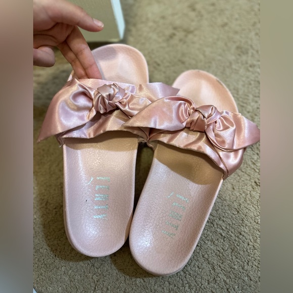 Puma Fenty by Rihanna pink bow slides - Picture 6 of 7